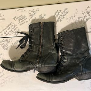 Black Steve Madden Troopa boots